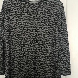 Stylish knit top.  1X